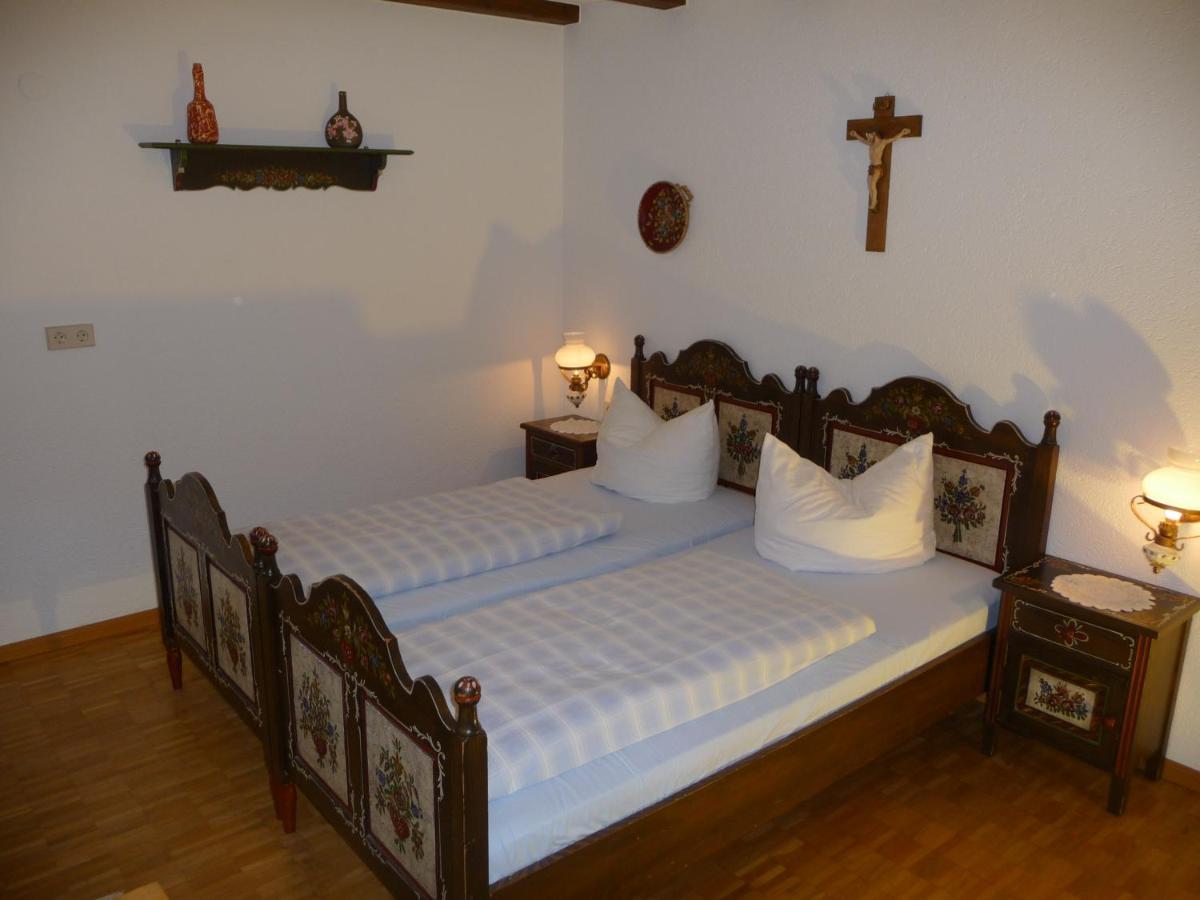 Gasthaus-Pension Zum Kreuz Stuhlingen Luaran gambar