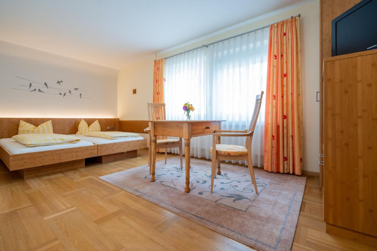 Gasthaus-Pension Zum Kreuz Stuhlingen Luaran gambar