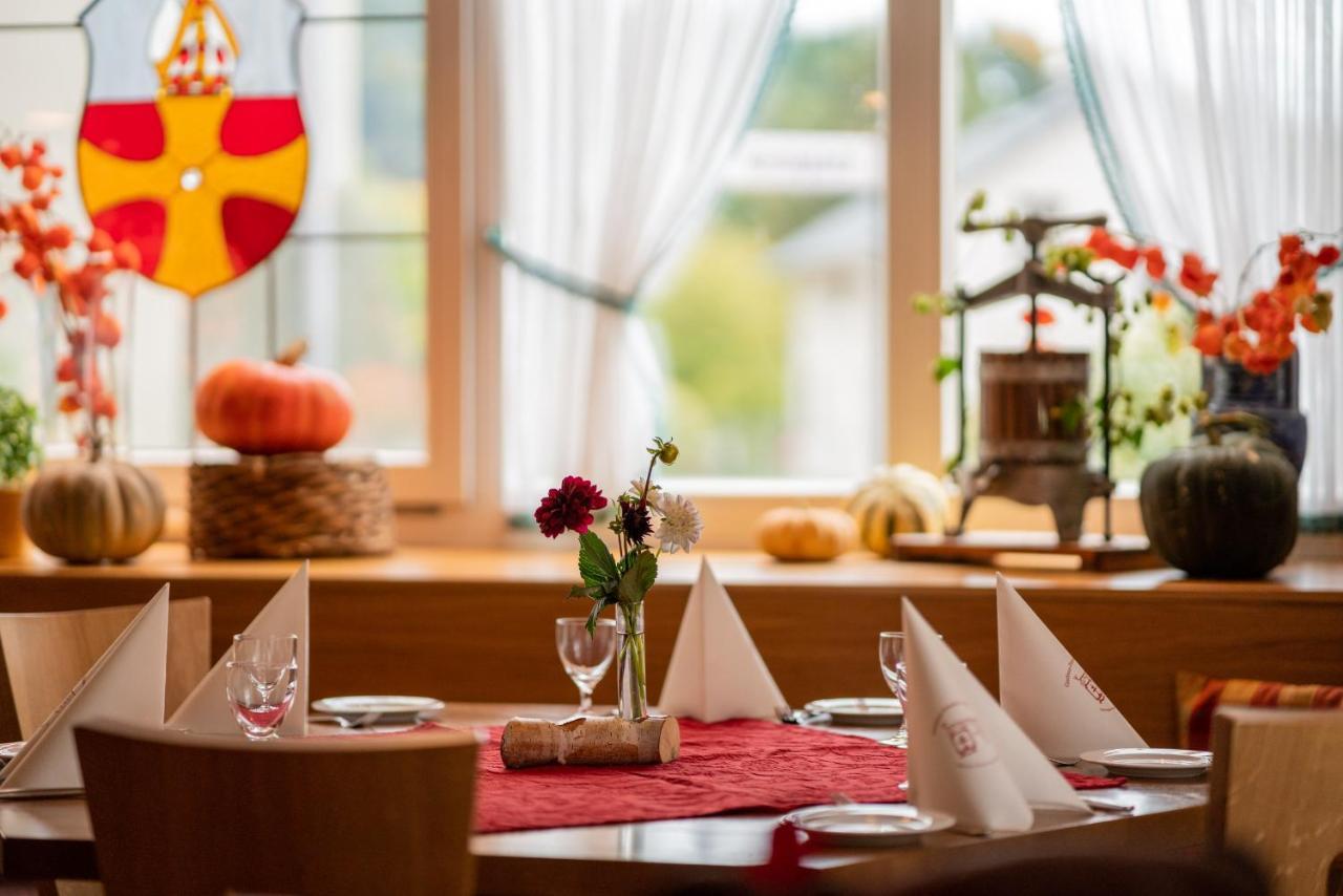Gasthaus-Pension Zum Kreuz Stuhlingen Luaran gambar