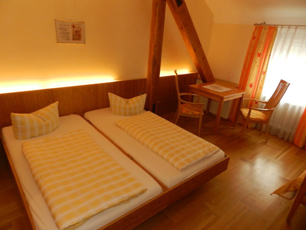 Gasthaus-Pension Zum Kreuz Stuhlingen Luaran gambar