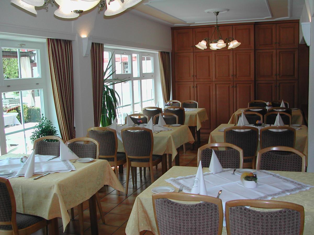 Gasthaus-Pension Zum Kreuz Stuhlingen Luaran gambar